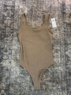NWT Abercrombie & Fitch Ribbed Scoop-Neck Bodysuit in Beige